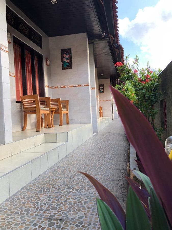 Kerti Beach Bungalow And Restaurant Padangbai  Exterior photo
