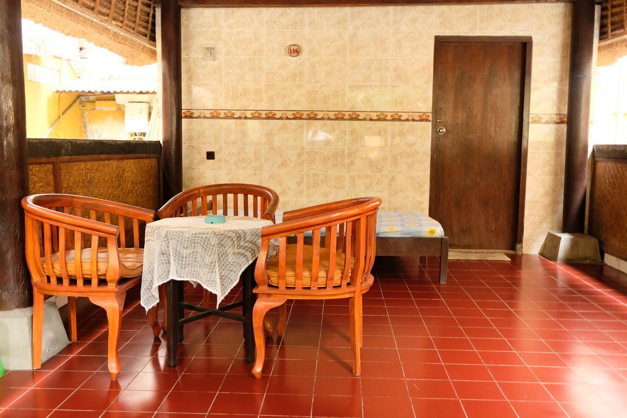 Kerti Beach Bungalow And Restaurant Padangbai  Exterior photo